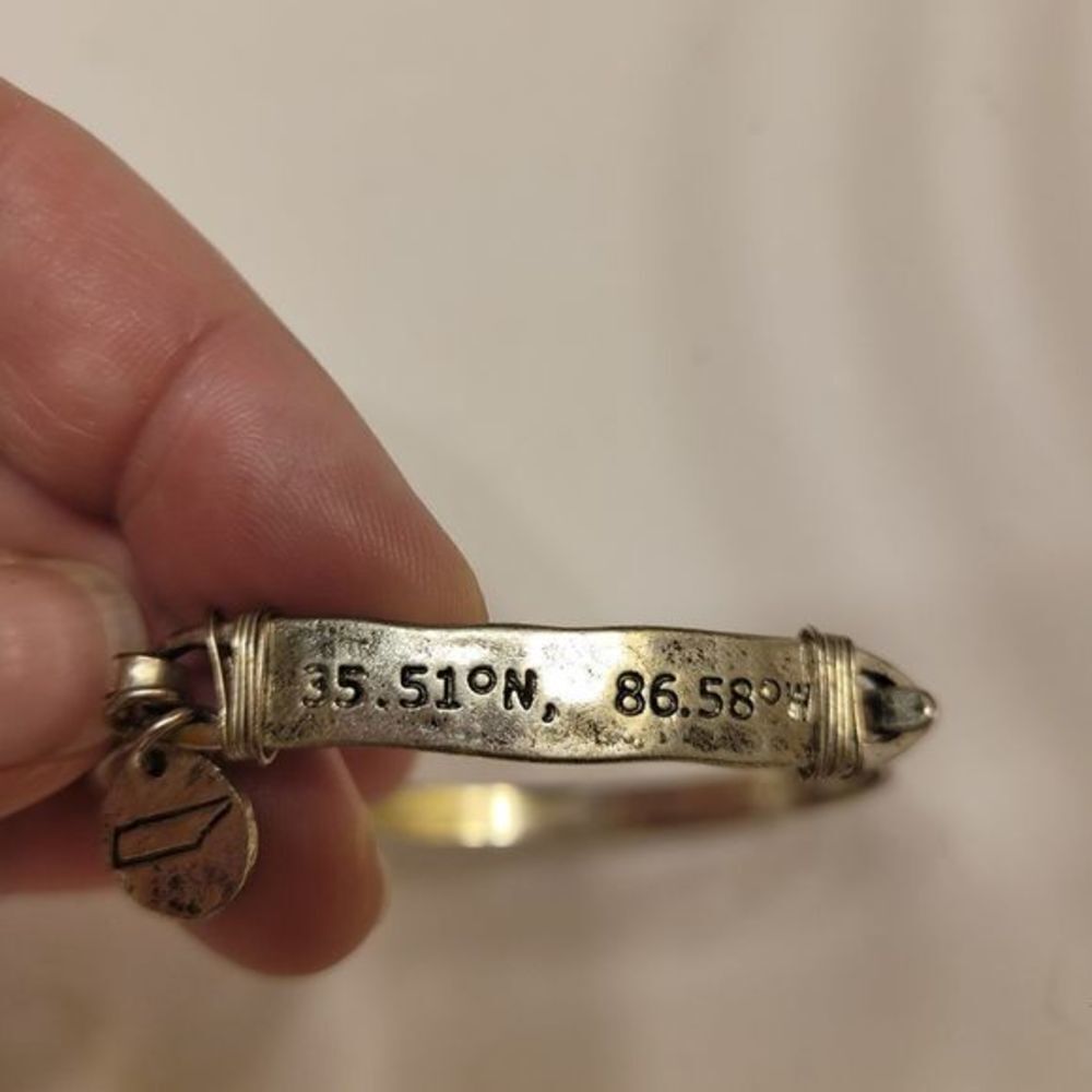 Metal bracelet‎ with State of TN coordinates